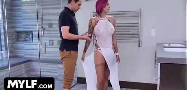  Inked MILF shows her talents in the sack- Anna Bell Peaks